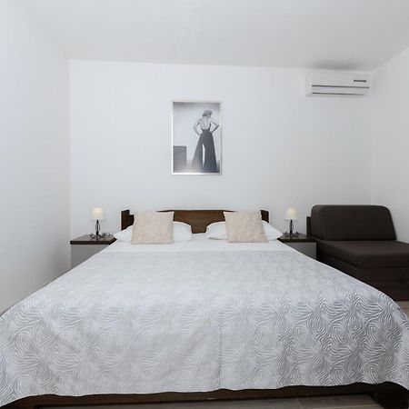Bilin san Apartment Baska Voda Bilik gambar