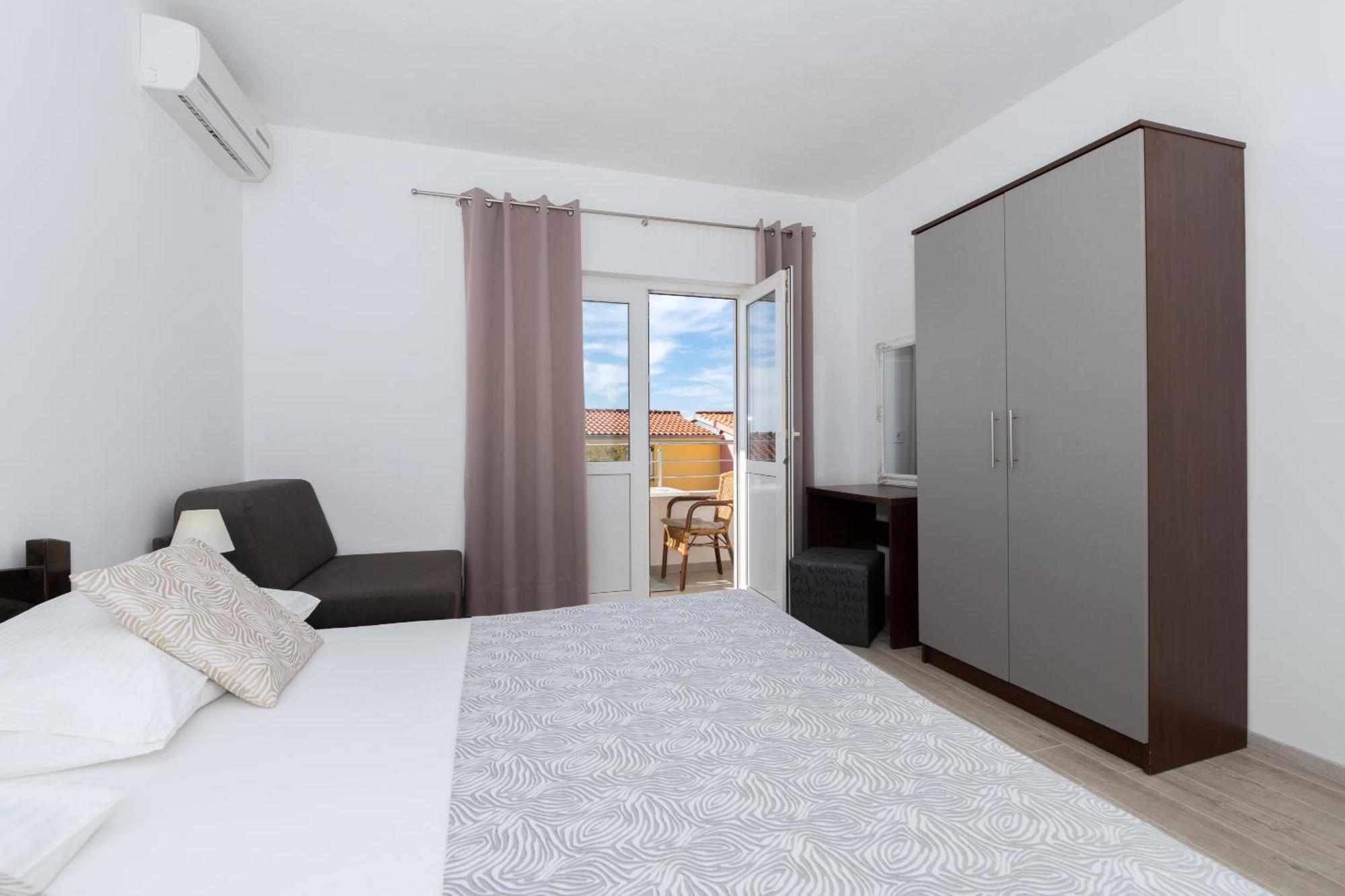 Bilin san Apartment Baska Voda Bilik gambar
