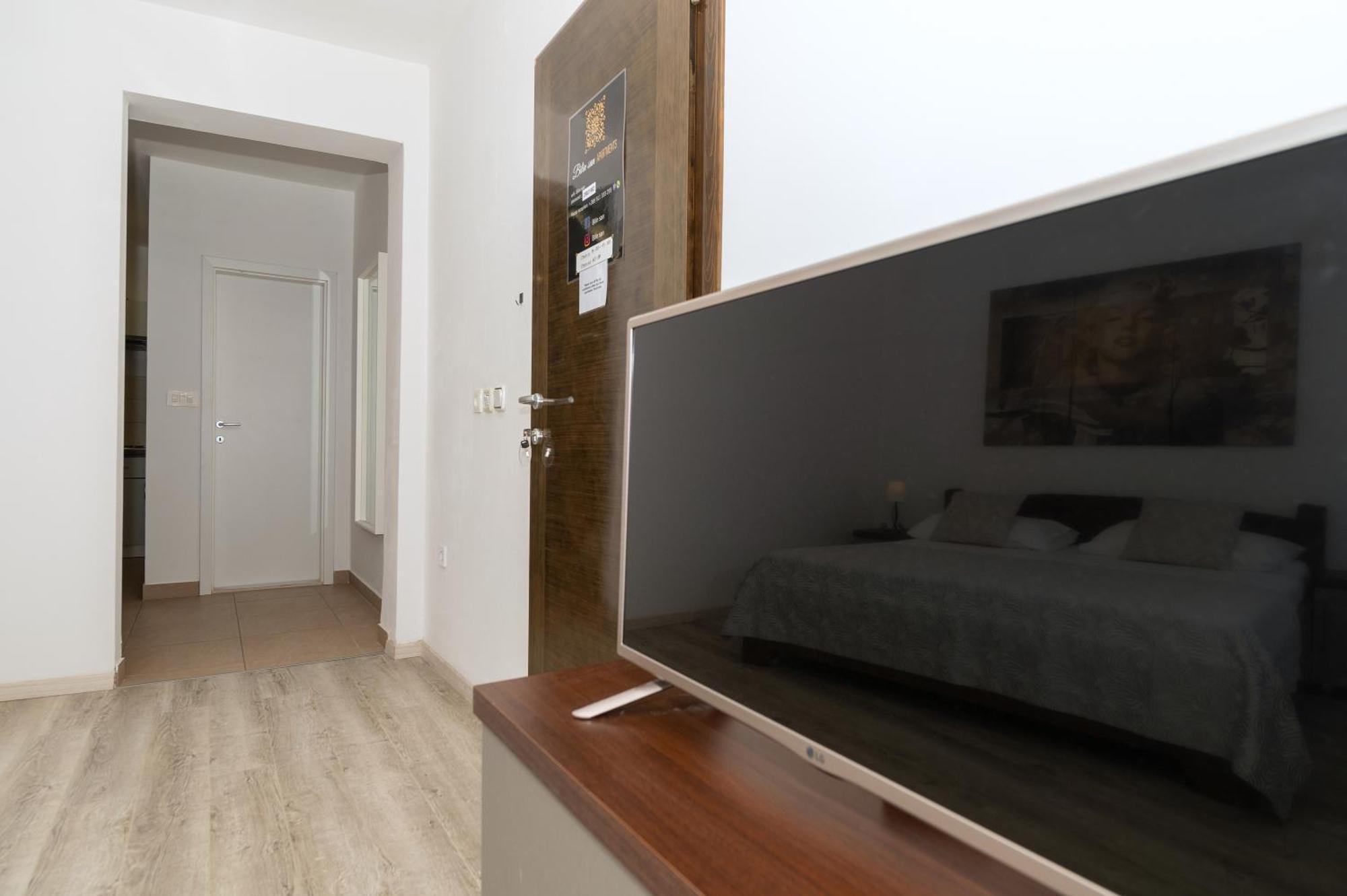 Bilin san Apartment Baska Voda Bilik gambar