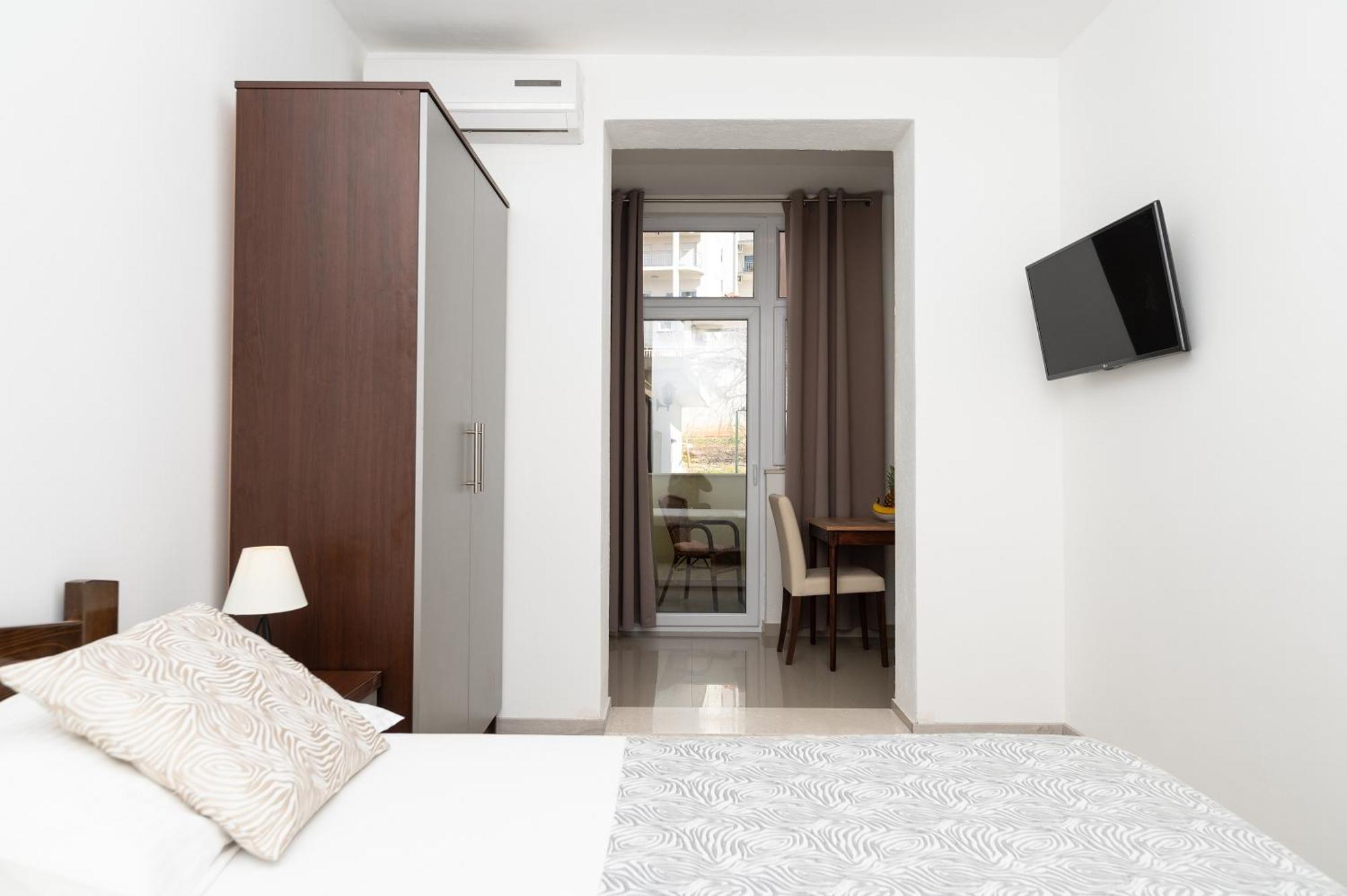 Bilin san Apartment Baska Voda Bilik gambar