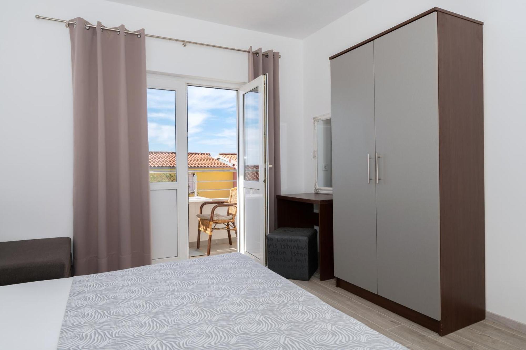 Bilin san Apartment Baska Voda Bilik gambar